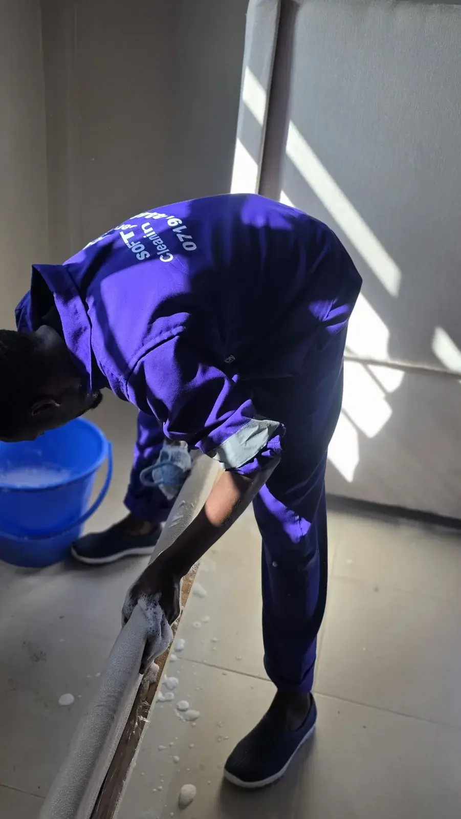Cleaning window tracks